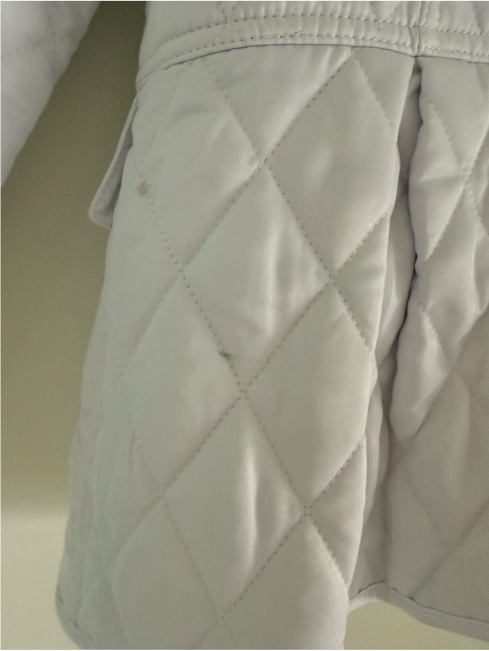 Burberry Brit Quilted Jacket Large. Nice Burberry Fall jacket off white - Picture 3 of 4
